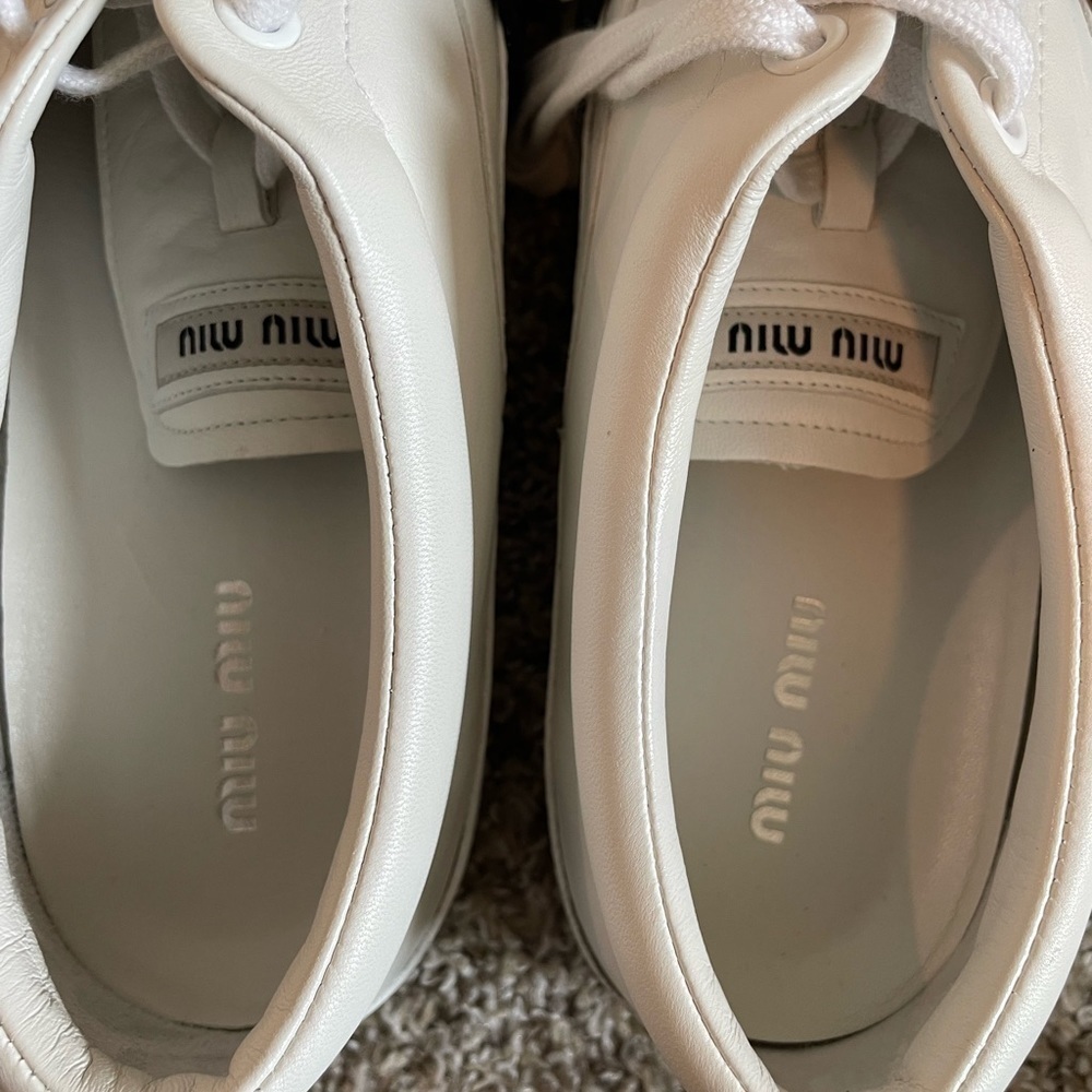 Miu Miu Leather Buckle Low-Top Sneaker, contrast White and black size EU 40 - Picture 11 of 13